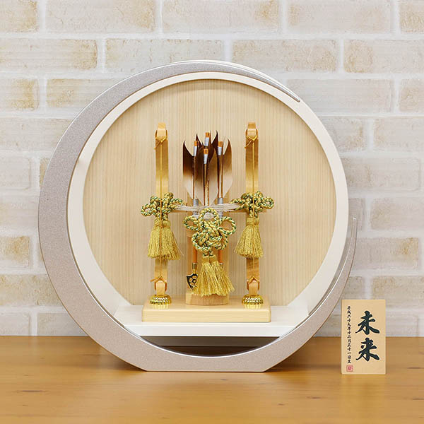 東玉　 破魔弓　若葉 白銀 木製 円形 三日月形飾り台 (大)　詳細画像