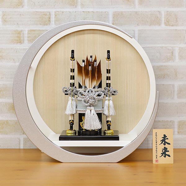 東玉　 破魔弓　蒼 白銀 木製 円形 三日月形飾り台 (大)　詳細画像