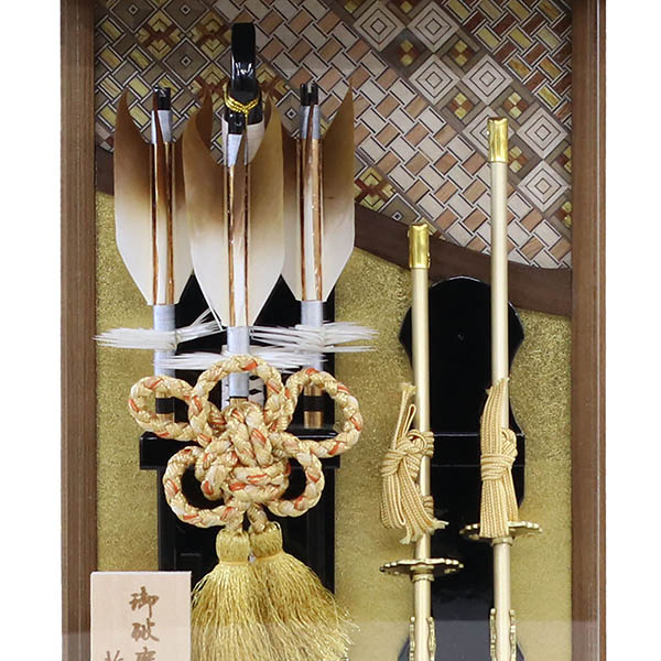 破魔弓 幹山 壁掛け 額飾り 絃 オーク材 寄木細工 金バック アクリルケース飾り 詳細画像 幹山 破魔弓 壁掛け 額飾り 絃 オーク材 寄木細工 金バック アクリルケース飾り 詳細画像