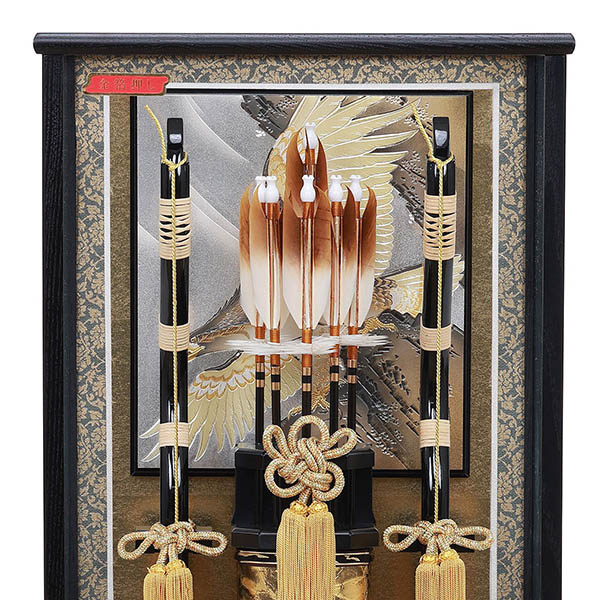 破魔弓 フジキ 北斗 岩鷹柄彫金バック 黒木目 面取り ガラスケース飾り 詳細画像 フジキ 破魔弓 北斗 岩鷹柄彫金バック 黒木目 面取り ガラスケース飾り 詳細画像