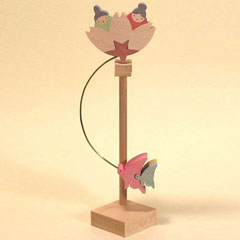 小黒三郎の組み木: 桜びなと蝶の親子