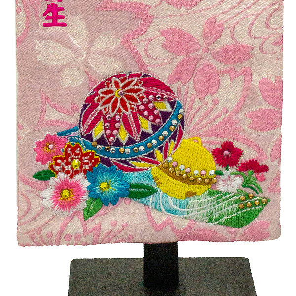 ちっちゃな刺繍仕立て名前旗飾り 鞠と鈴 （特小） ラインストーン 毛せん付 ※名前・生年月日部分は刺