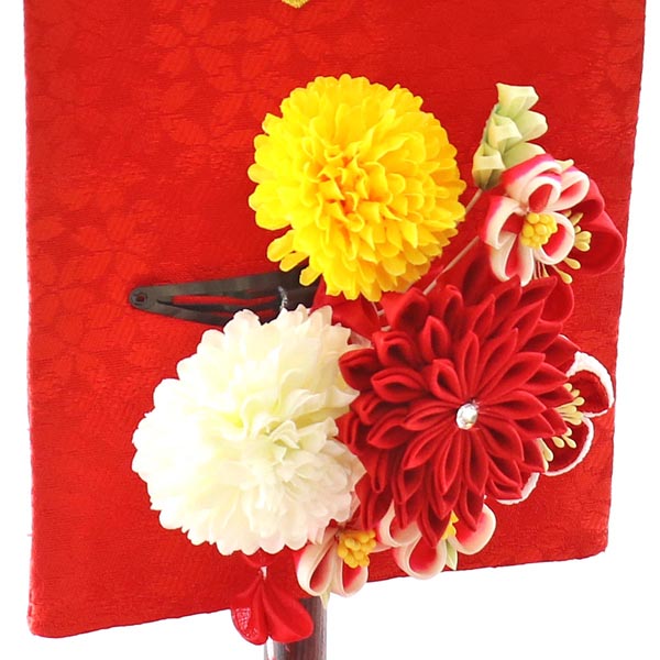 つまみ細工 髪飾り付き 名前旗 赤 （小） 毛せん 台付き ※名前・生年月日部分は刺繍