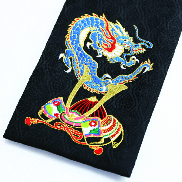 刺繍名前旗飾り （小） 青龍兜 金襴生地 ※名前・生年月日部分は刺繍